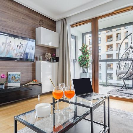 Lumina Apartment With Parking Near Muzeum Powstania Варшава Екстер'єр фото