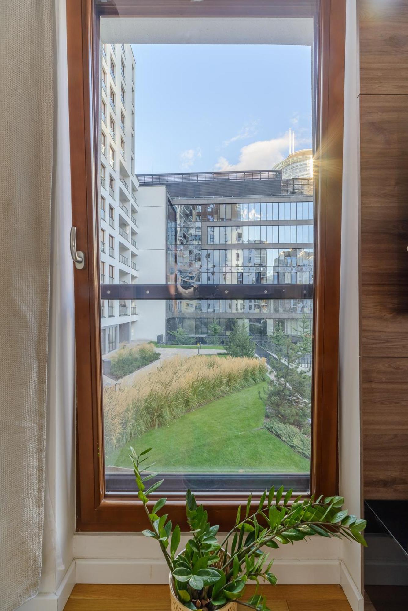 Lumina Apartment With Parking Near Muzeum Powstania Варшава Екстер'єр фото