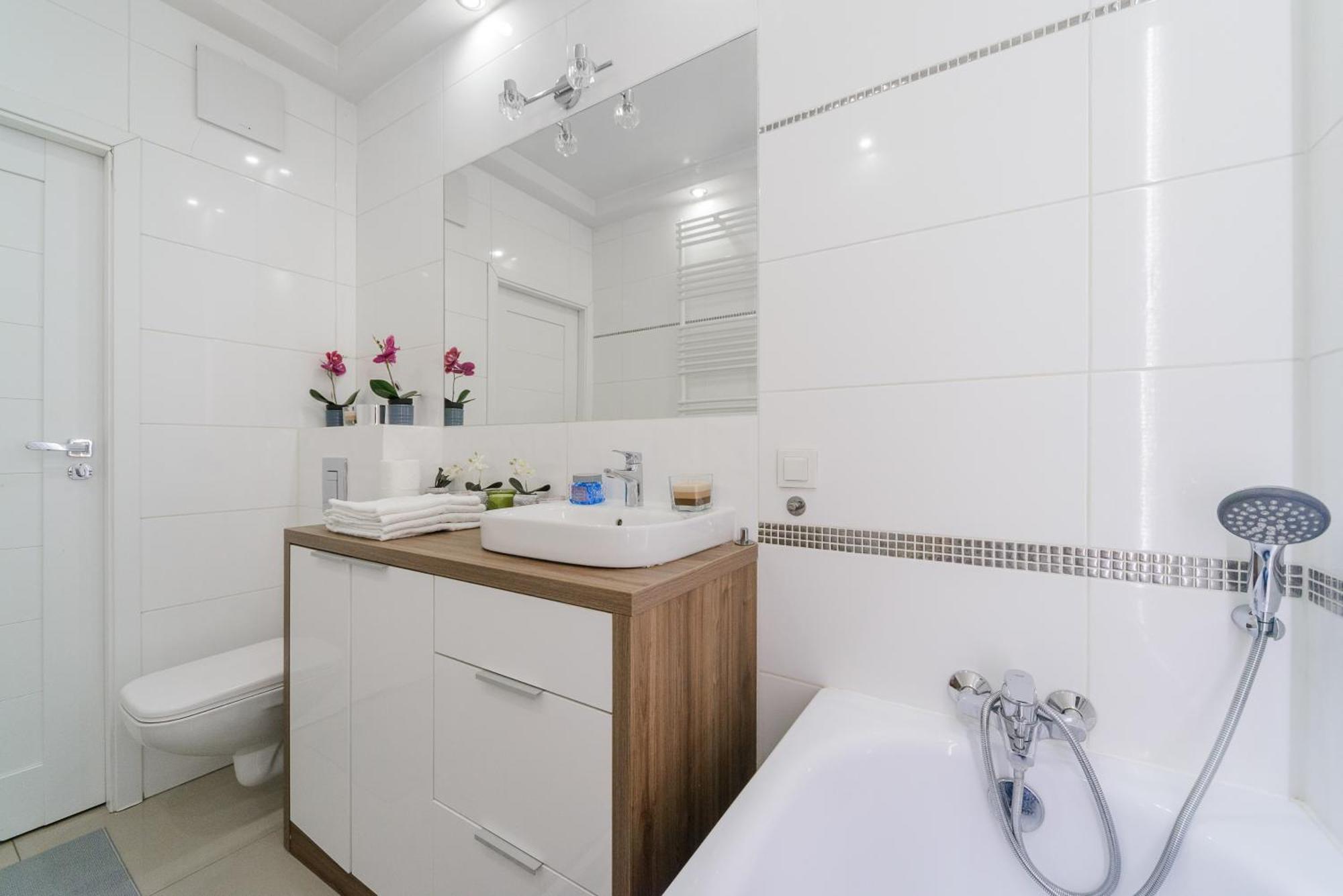 Lumina Apartment With Parking Near Muzeum Powstania Варшава Екстер'єр фото