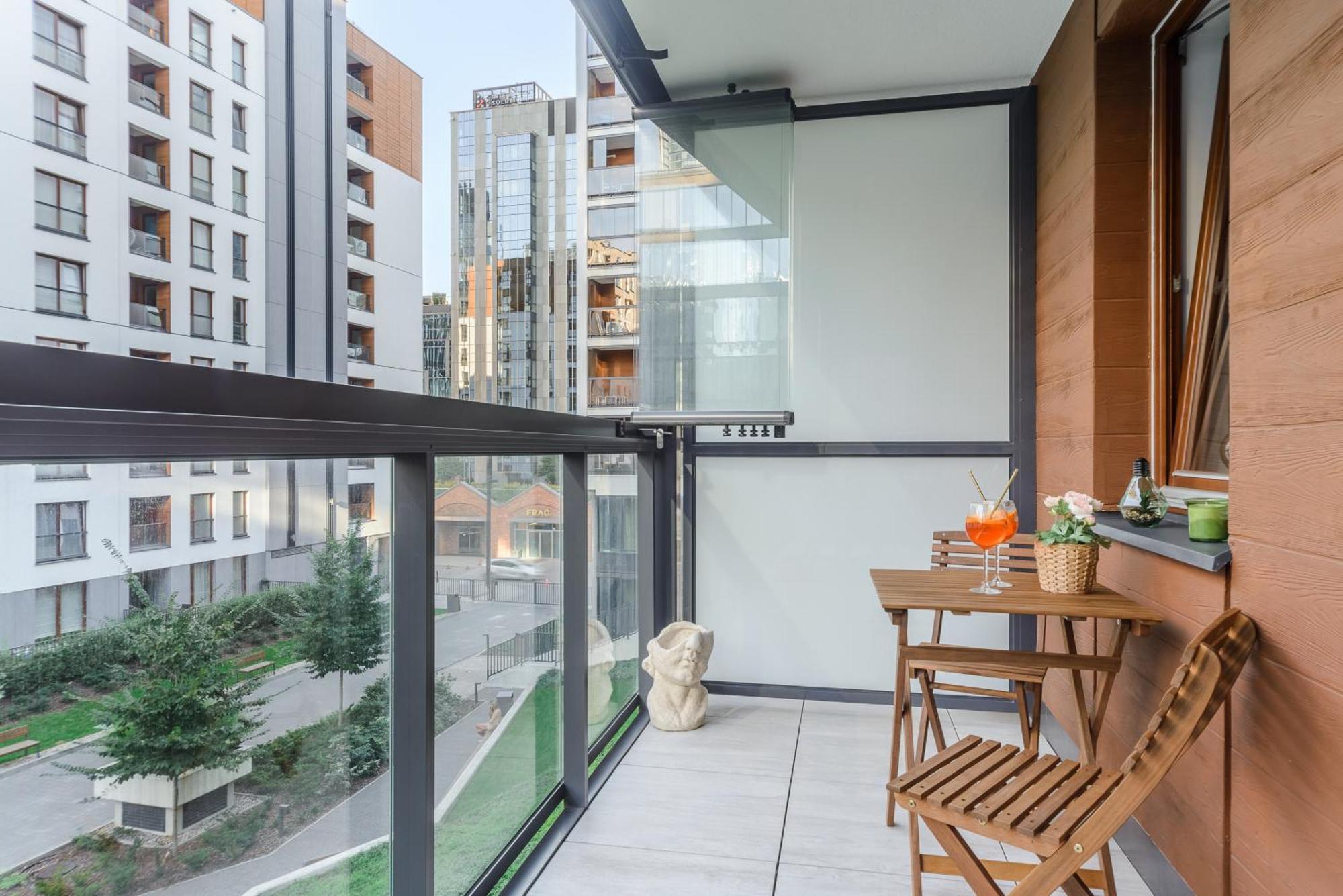 Lumina Apartment With Parking Near Muzeum Powstania Варшава Екстер'єр фото